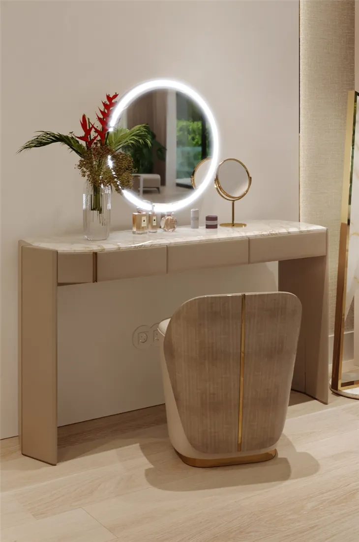 Modern Vanity Table With Mirror